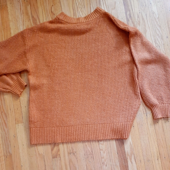 Sweater - Picture 2 of 6